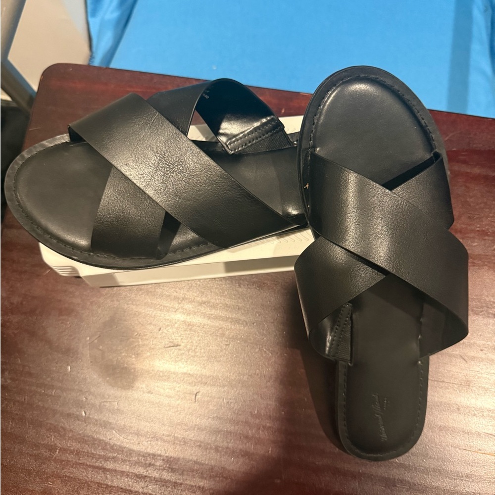 Universal Thread Black Women's Slippers